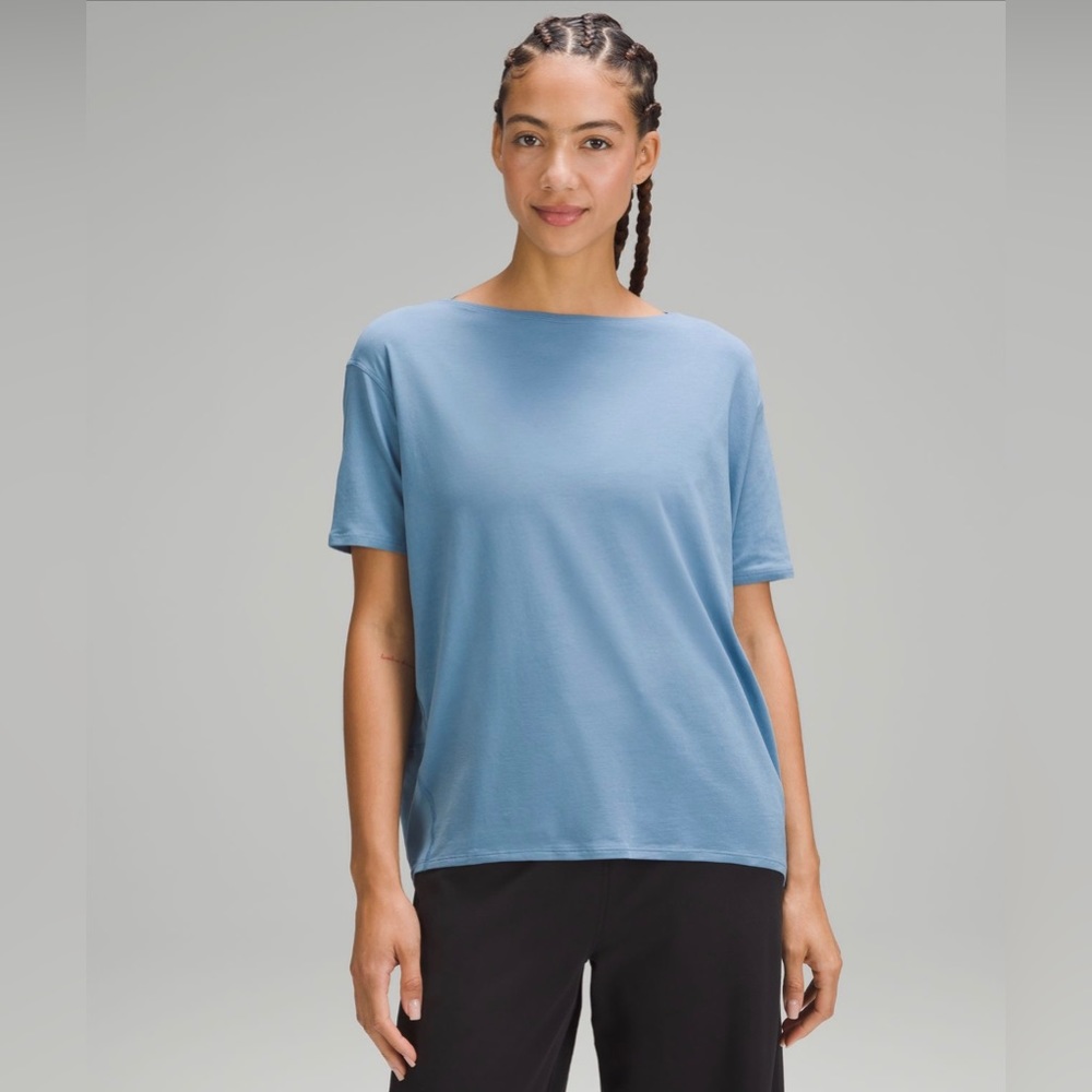 NWT back in action lulu tee!